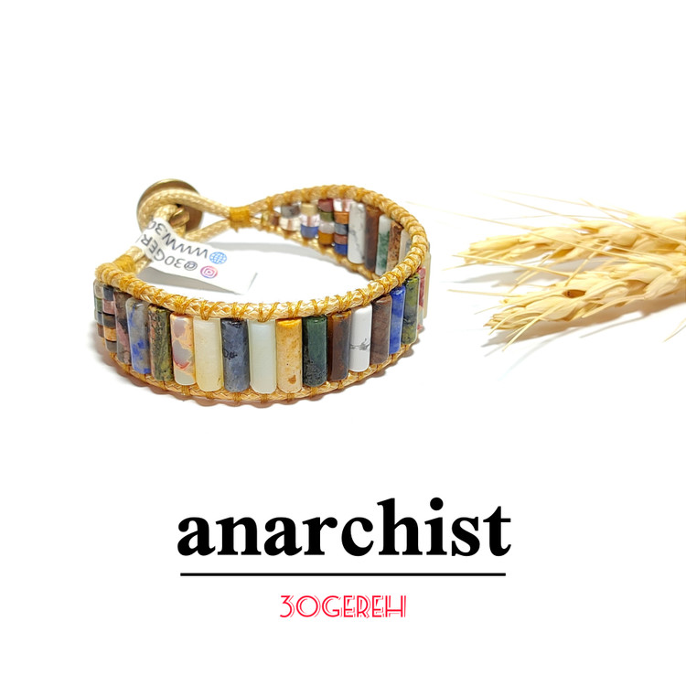 دستبند سنگی اصل و طبیعی تراش استوانه و واشری متنوع با بافت چرمی ساختار شکن