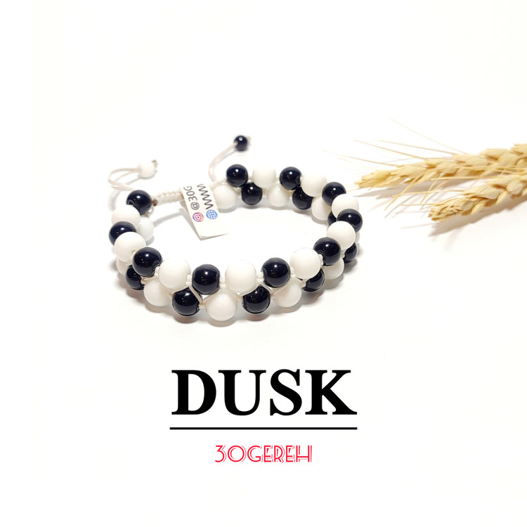 دستبند سنگی اونیکس براق سیاه و سفید دستبند گرگ و میش