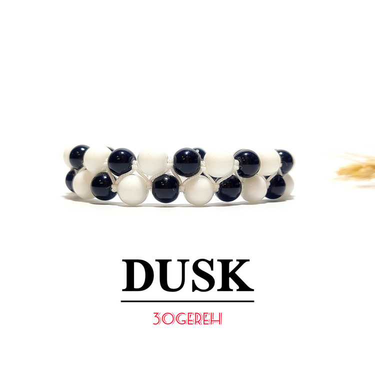 دستبند سنگی اونیکس براق سیاه و سفید دستبند گرگ و میش