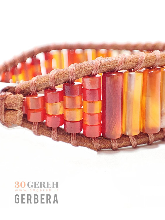 دستبند سنگی ژربرا با سنگ عقیق کارنلین اصل تراش لوله و واشری با چرم طبیعی